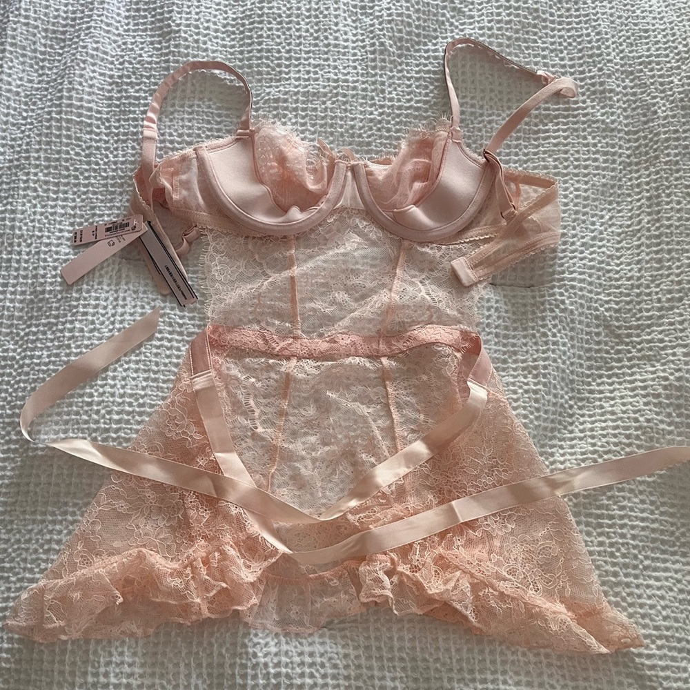 Victoria's Secret Blush Lace Chemise with shiny Straps